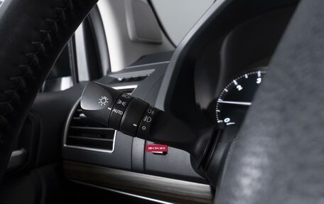 Toyota Land Cruiser Prado 150 рестайлинг 2, 2019 год, 5 499 000 рублей, 19 фотография