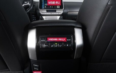 Toyota Land Cruiser Prado 150 рестайлинг 2, 2019 год, 5 499 000 рублей, 31 фотография