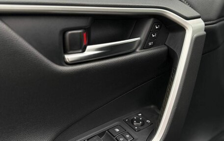 Toyota RAV4, 2020 год, 3 239 000 рублей, 13 фотография