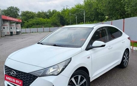 Hyundai Solaris II рестайлинг, 2021 год, 1 500 000 рублей, 4 фотография