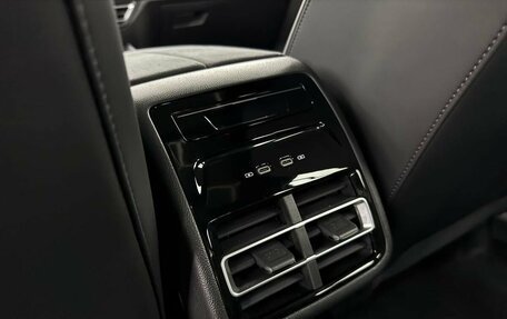 Volkswagen Tiguan, 2024 год, 5 550 000 рублей, 21 фотография