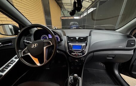 Hyundai Solaris II рестайлинг, 2013 год, 850 000 рублей, 15 фотография