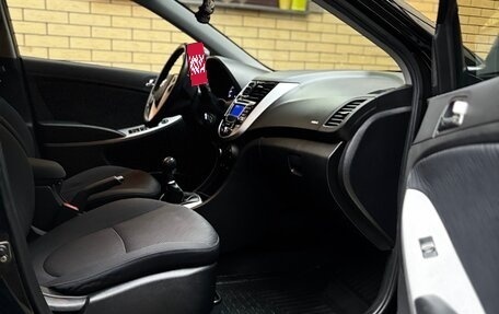 Hyundai Solaris II рестайлинг, 2013 год, 850 000 рублей, 16 фотография