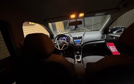 Hyundai Solaris II рестайлинг, 2013 год, 850 000 рублей, 18 фотография