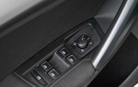 Volkswagen Tiguan II, 2020 год, 2 650 000 рублей, 16 фотография