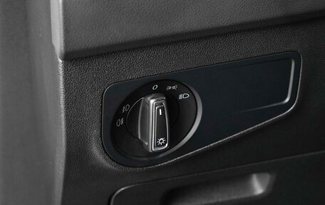 Volkswagen Tiguan II, 2020 год, 2 650 000 рублей, 17 фотография