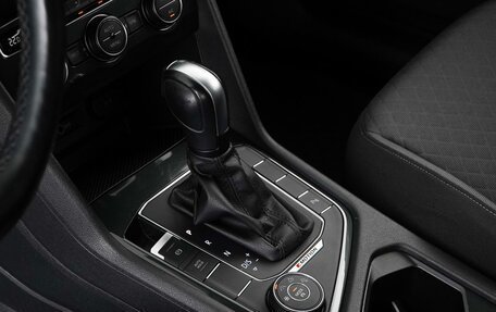 Volkswagen Tiguan II, 2020 год, 2 650 000 рублей, 18 фотография