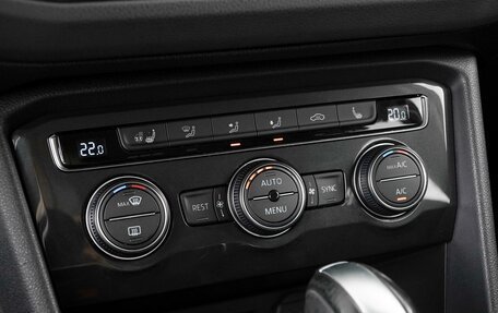 Volkswagen Tiguan II, 2020 год, 2 650 000 рублей, 19 фотография