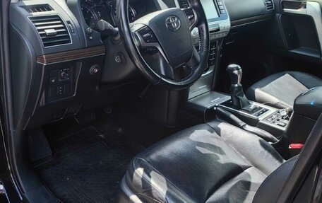 Toyota Land Cruiser Prado 150 рестайлинг 2, 2017 год, 4 900 000 рублей, 3 фотография