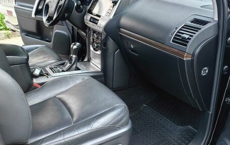 Toyota Land Cruiser Prado 150 рестайлинг 2, 2017 год, 4 900 000 рублей, 16 фотография