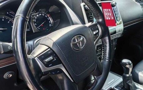 Toyota Land Cruiser Prado 150 рестайлинг 2, 2017 год, 4 900 000 рублей, 6 фотография