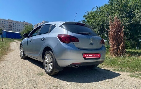 Opel Astra J, 2011 год, 720 000 рублей, 2 фотография
