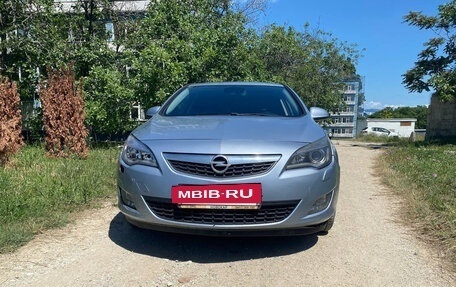 Opel Astra J, 2011 год, 720 000 рублей, 3 фотография