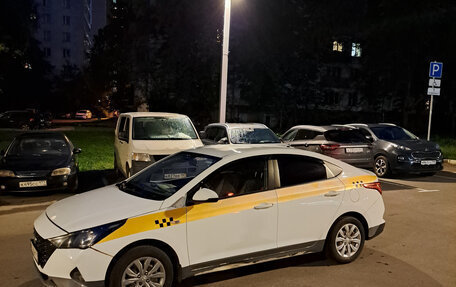 Hyundai Solaris II рестайлинг, 2018 год, 730 000 рублей, 2 фотография