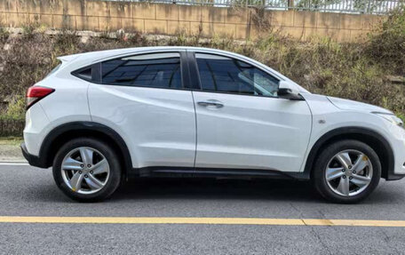 Honda Vezel, 2021 год, 1 299 000 рублей, 15 фотография
