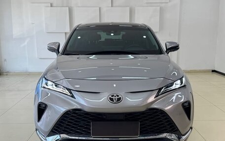 Toyota Venza, 2022 год, 3 250 000 рублей, 2 фотография