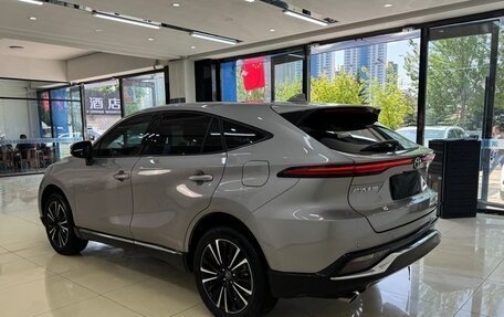 Toyota Venza, 2022 год, 3 250 000 рублей, 4 фотография