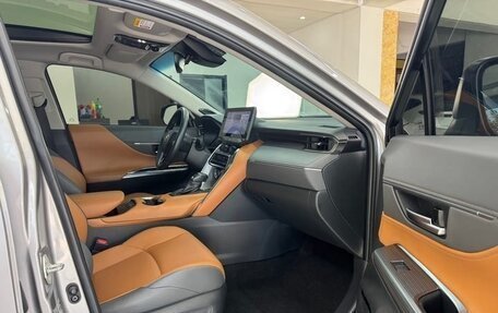 Toyota Venza, 2022 год, 3 250 000 рублей, 9 фотография