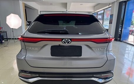 Toyota Venza, 2022 год, 3 250 000 рублей, 6 фотография