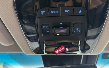 Toyota Venza, 2022 год, 3 250 000 рублей, 10 фотография