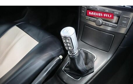 Toyota Avensis III рестайлинг, 2003 год, 472 000 рублей, 11 фотография