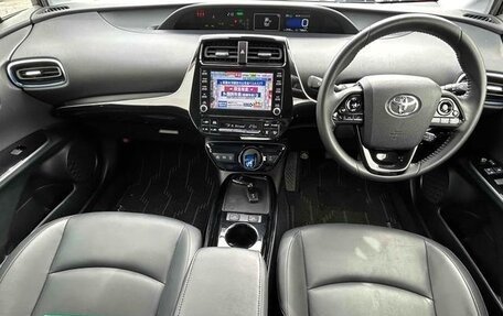 Toyota Prius IV XW50, 2022 год, 1 580 027 рублей, 10 фотография
