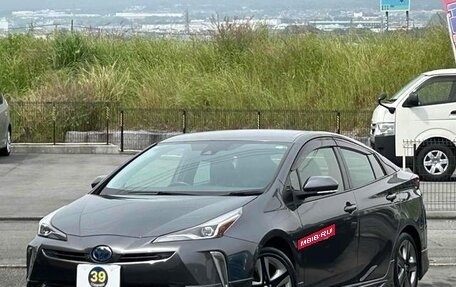 Toyota Prius IV XW50, 2022 год, 1 580 027 рублей, 1 фотография