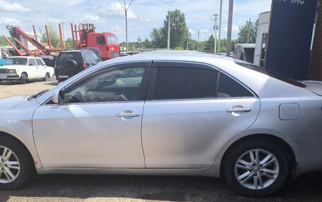 Toyota Camry, 2006 год, 700 000 рублей, 2 фотография