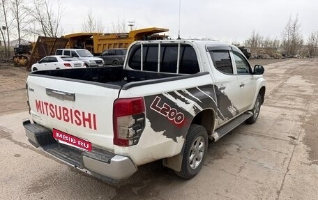 Mitsubishi L200 IV рестайлинг, 2022 год, 2 920 000 рублей, 5 фотография
