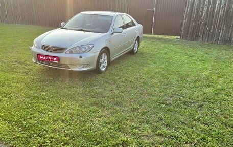 Toyota Camry V40, 2004 год, 750 000 рублей, 1 фотография