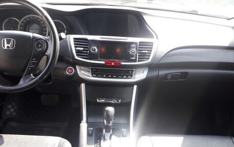 Honda Accord IX рестайлинг, 2013 год, 1 900 000 рублей, 11 фотография