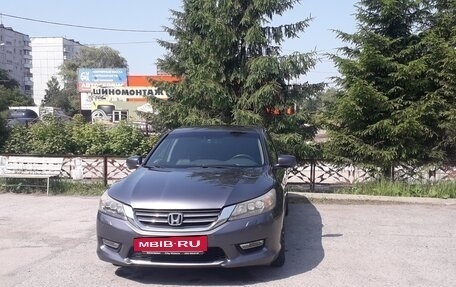 Honda Accord IX рестайлинг, 2013 год, 1 900 000 рублей, 2 фотография