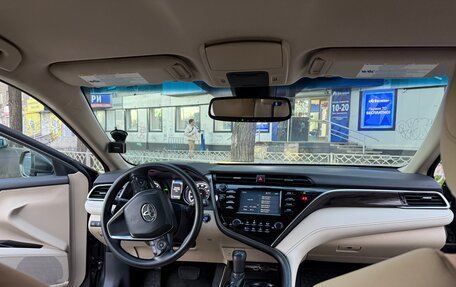 Toyota Camry, 2018 год, 2 960 000 рублей, 5 фотография