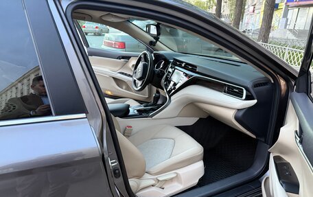 Toyota Camry, 2018 год, 2 960 000 рублей, 8 фотография