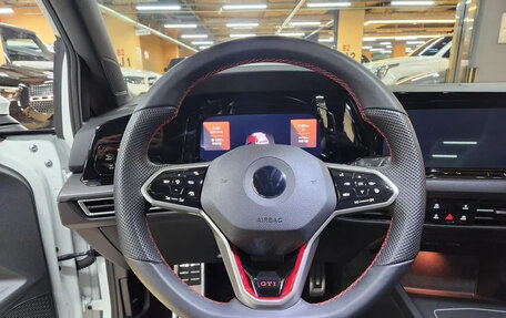 Volkswagen Golf GTI, 2022 год, 3 200 222 рублей, 11 фотография
