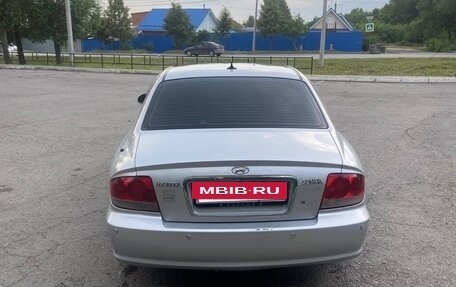 Hyundai Sonata IV рестайлинг, 2002 год, 364 990 рублей, 6 фотография