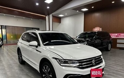 Volkswagen Tiguan II, 2021 год, 2 700 000 рублей, 1 фотография