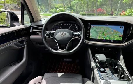 Volkswagen Touareg III, 2022 год, 5 800 000 рублей, 7 фотография