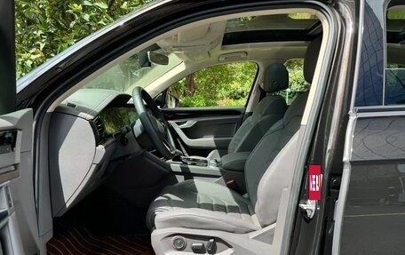 Volkswagen Touareg III, 2022 год, 5 800 000 рублей, 9 фотография