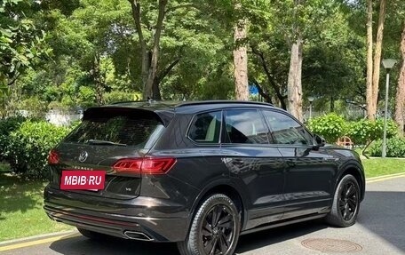 Volkswagen Touareg III, 2022 год, 5 800 000 рублей, 4 фотография