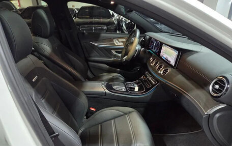 Mercedes-Benz E-Класс AMG, 2021 год, 4 500 222 рублей, 9 фотография