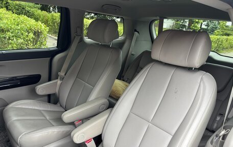 KIA Carnival III, 2019 год, 3 090 000 рублей, 17 фотография