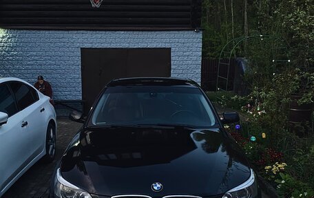 BMW 5 серия, 2004 год, 1 300 000 рублей, 2 фотография