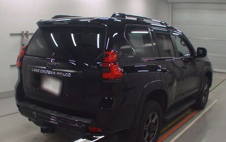 Toyota Land Cruiser Prado 150 рестайлинг 2, 2021 год, 3 600 000 рублей, 2 фотография