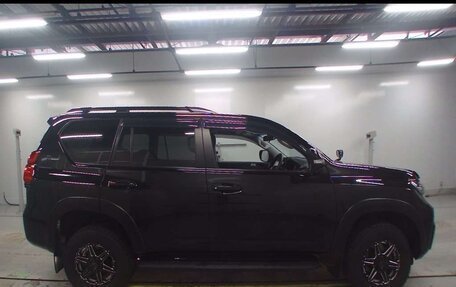 Toyota Land Cruiser Prado 150 рестайлинг 2, 2021 год, 3 600 000 рублей, 3 фотография