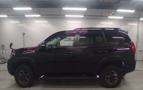 Toyota Land Cruiser Prado 150 рестайлинг 2, 2021 год, 3 600 000 рублей, 4 фотография