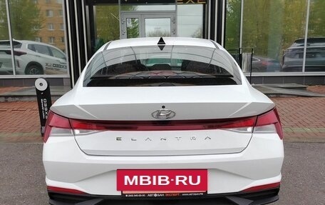 Hyundai Elantra, 2021 год, 1 850 000 рублей, 6 фотография