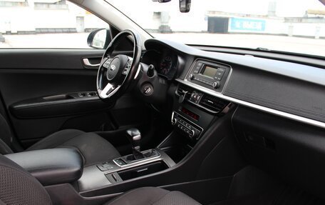 KIA Optima IV, 2018 год, 1 800 000 рублей, 10 фотография