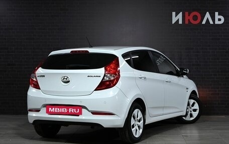 Hyundai Solaris II рестайлинг, 2015 год, 1 000 000 рублей, 6 фотография