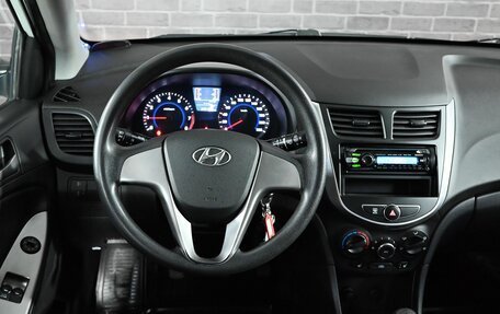 Hyundai Solaris II рестайлинг, 2015 год, 1 000 000 рублей, 11 фотография